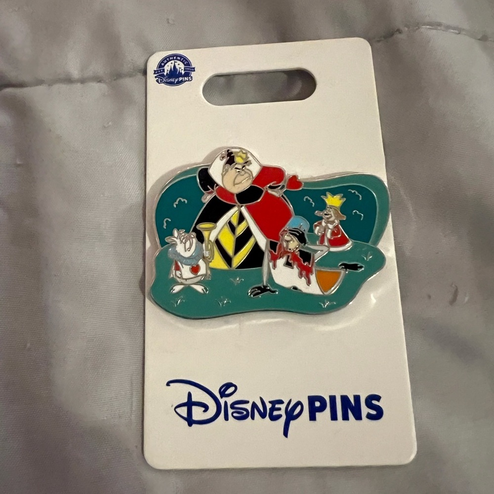 Queen of Hearts Pin